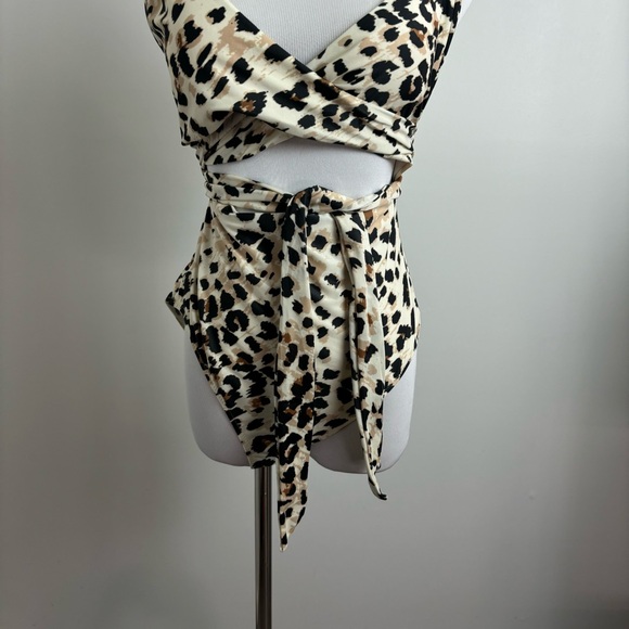 AERIE Leopard Wrap One Piece Swimsuit Size Medium - Picture 4 of 11